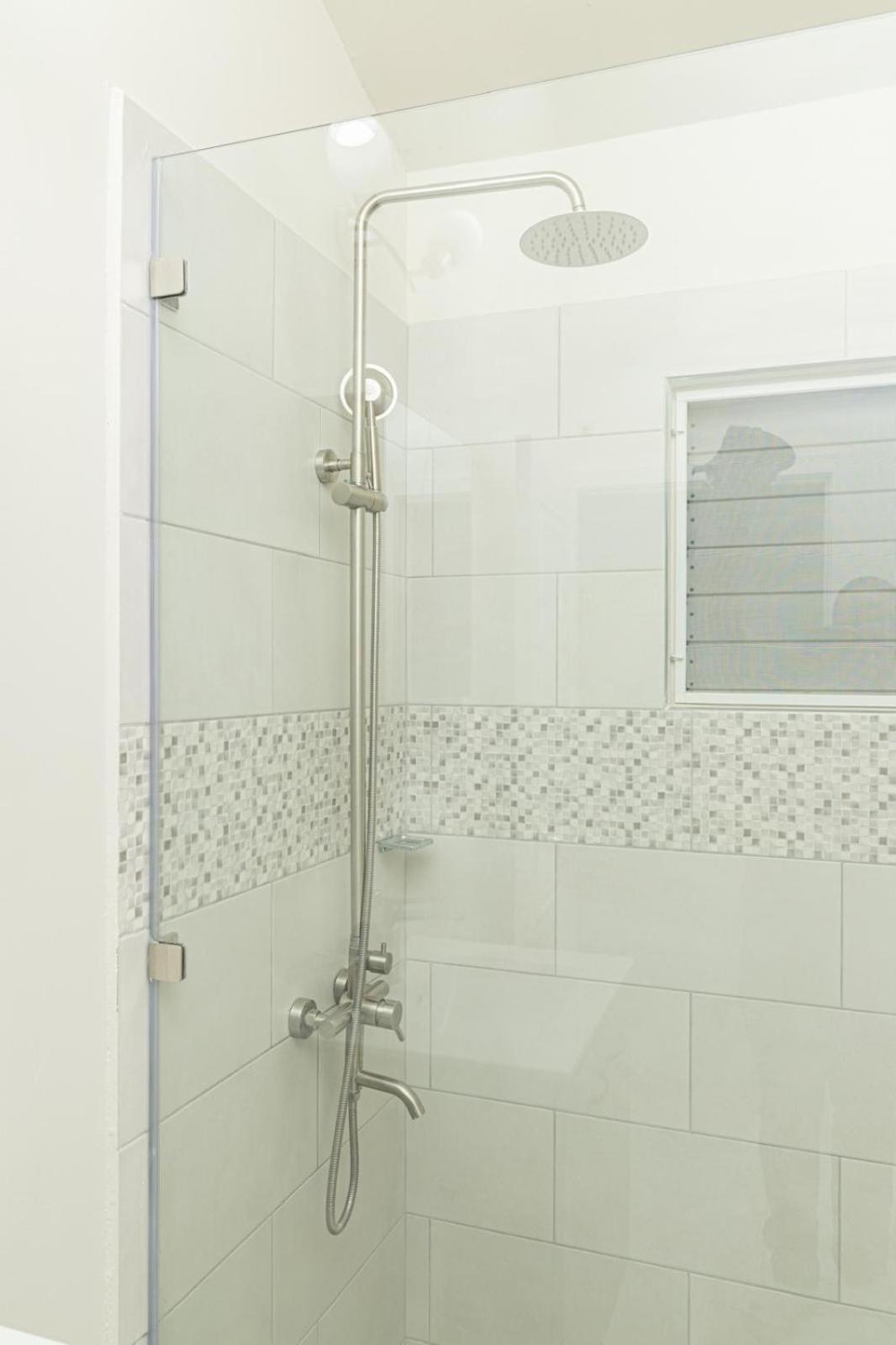 Phoenix Park Villas - Portmore - 10Mins To Beach Eksteriør bilde