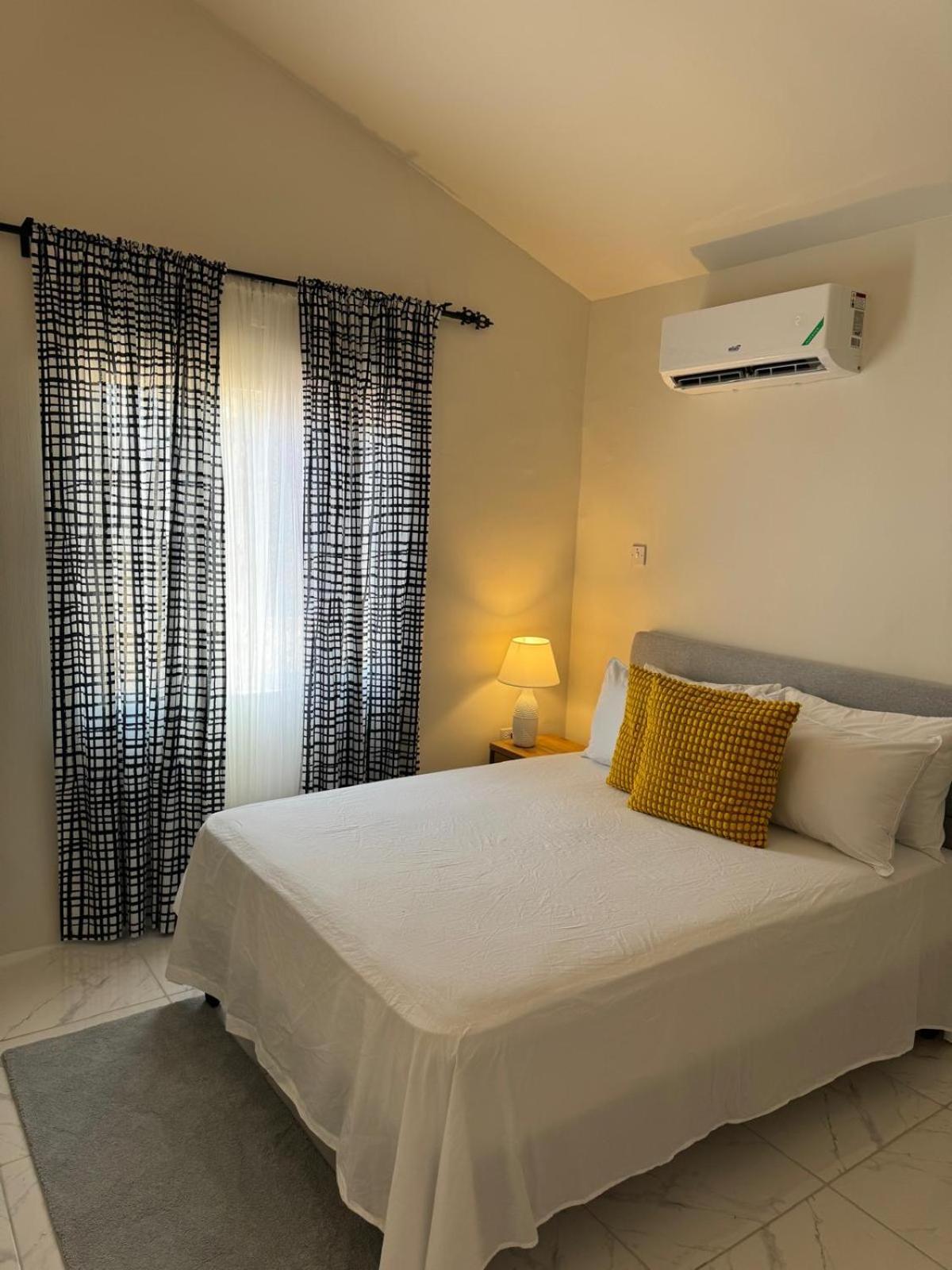 Phoenix Park Villas - Portmore - 10Mins To Beach Eksteriør bilde