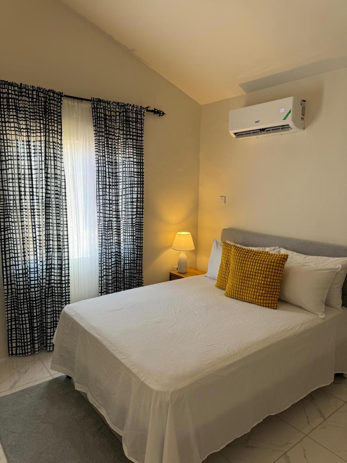 Phoenix Park Villas - Portmore - 10Mins To Beach Eksteriør bilde